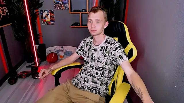 Snapshot of TimBlaks chatting on October 5, 2025, 5:20 am TimBlaks online show from October 5, 2025, 5:20 am