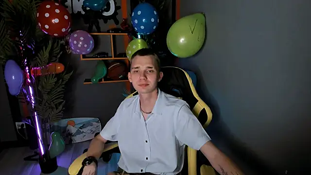 Snapshot of TimBlaks chatting on September 9, 2025, 4:49 pm TimBlaks online show from September 9, 2025, 4:49 pm