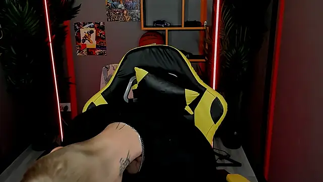 Snapshot of TimBlaks chatting on October 13, 2025, 8:54 pm TimBlaks online show from October 13, 2025, 8:54 pm