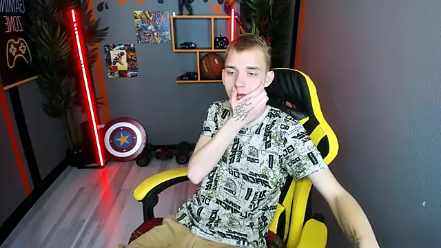 Snapshot of TimBlaks chatting on November 9, 2025, 10:30 am TimBlaks online show from November 9, 2025, 10:30 am