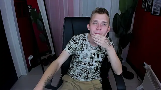 Snapshot of TimBlaks chatting on October 1, 2025, 5:28 pm TimBlaks online show from October 1, 2025, 5:28 pm