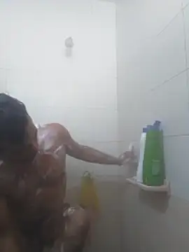 Zeus093387 online show from October 19, 2025, 9:39 pm