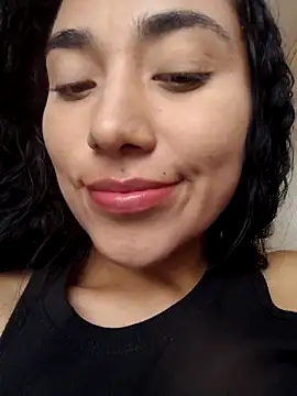 AmberGold- online show from April 18, 2026, 9:26 pm