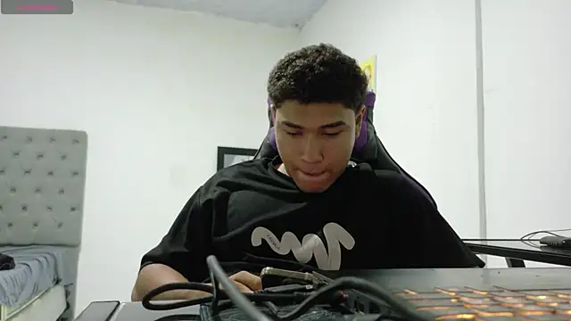 Snapshot of kenji_azura1 chatting on April 16, 2026, 3:29 am kenji azura1 online show from April 16, 2026, 3:29 am