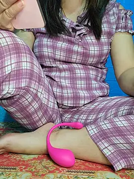 Snapshot of merylove-00 chatting on May 25, 2026, 2:49 pm merylove-00 online show from May 25, 2026, 2:49 pm