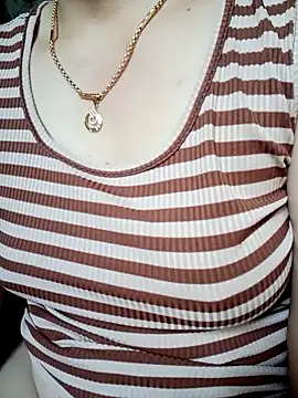 Snapshot of merylove-00 chatting on February 24, 2026, 10:05 am merylove-00 online show from February 24, 2026, 10:05 am