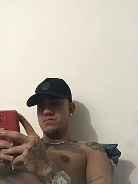 Snapshot of tattoos22 chatting on February 26, 2026, 4:29 pm tattoos22 online show from February 26, 2026, 4:29 pm