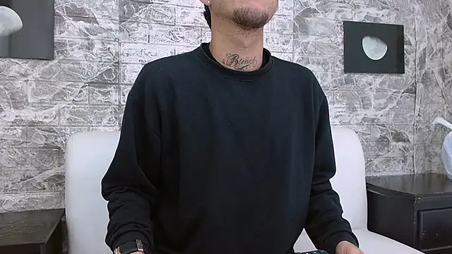 Snapshot of tattoos22 chatting on November 23, 2025, 2:38 pm tattoos22 online show from November 23, 2025, 2:38 pm