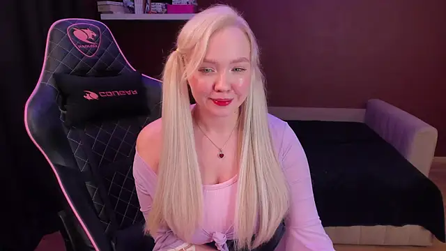 Snapshot of AlishaSe7enthAngel chatting on October 1, 2025, 2:10 pm AlishaSe7enthAngel online show from October 1, 2025, 2:10 pm