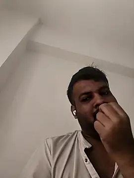 vinay smalldick online show from April 15, 2026, 3:45 am