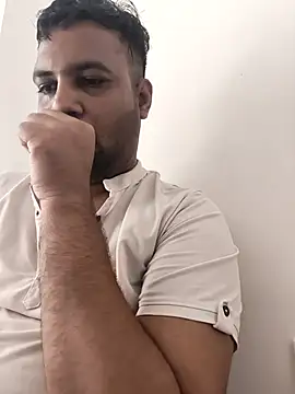 vinay smalldick online show from April 9, 2026, 6:19 am