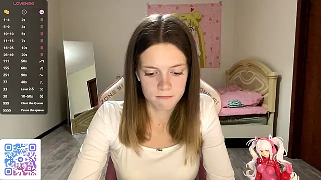 VibeQueenLucy online show from September 30, 2025, 4:13 pm