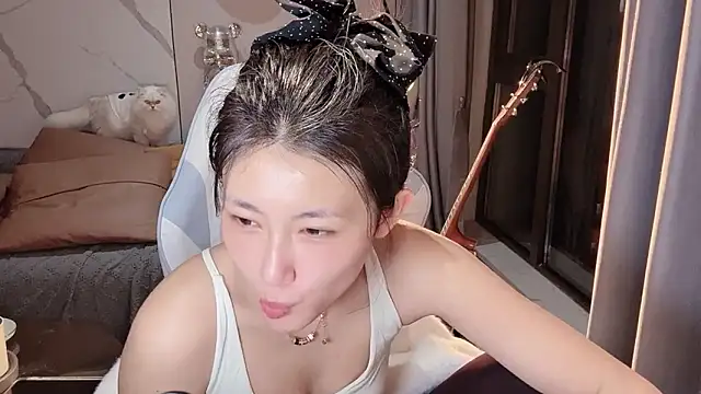 Snapshot of Lixinel-520 chatting on December 16, 2025, 1:48 pm Lixinel-520 online show from December 16, 2025, 1:48 pm