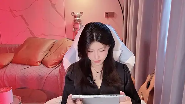 Snapshot of Lixinel-520 chatting on November 25, 2025, 7:30 am Lixinel-520 online show from November 25, 2025, 7:30 am