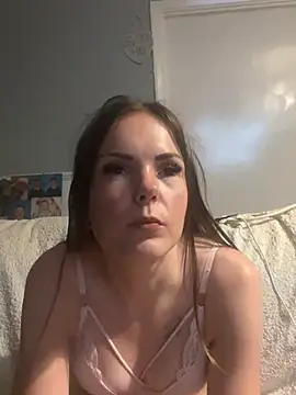 Snapshot of SexyLoLoUK chatting on July 31, 2026, 10:07 pm SexyLoLoUK online show from July 31, 2026, 10:07 pm