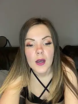 SexyLoLoUK online show from November 12, 2025, 6:23 pm