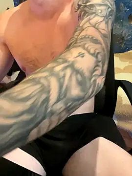 Snapshot of fronkie9384 chatting on November 13, 2025, 9:35 am fronkie9384 online show from November 13, 2025, 9:35 am