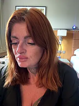 Snapshot of IrishmilfAnna chatting on November 5, 2025, 10:29 am IrishmilfAnna online show from November 5, 2025, 10:29 am