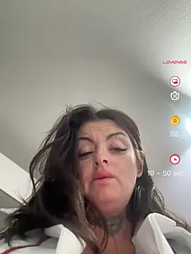 Snapshot of IrishmilfAnna chatting on May 16, 2026, 7:46 pm IrishmilfAnna online show from May 16, 2026, 7:46 pm