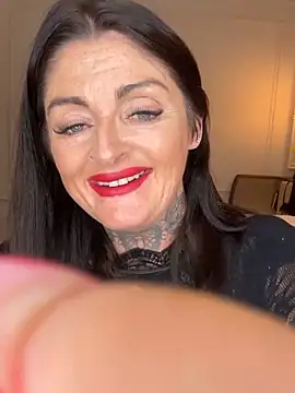 Snapshot of IrishmilfAnna chatting on May 6, 2026, 3:49 pm IrishmilfAnna online show from May 6, 2026, 3:49 pm
