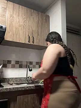 Snapshot of PortuPAWG chatting on January 7, 2026, 12:04 am PortuPAWG online show from January 7, 2026, 12:04 am