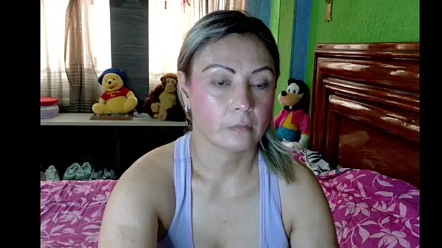  Charlize theron  online show from April 15, 2026, 7:58 pm