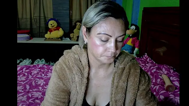 Snapshot of _Charlize_theron_ chatting on April 21, 2026, 2:51 am Charlize theron online show from April 21, 2026, 2:51 am