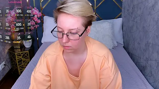 AlexandraGreen online show from March 2, 2026, 9:00 pm