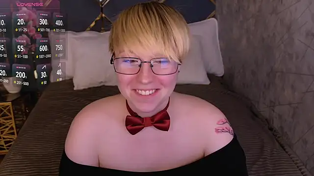Snapshot of AlexandraGreen chatting on May 28, 2026, 9:10 pm AlexandraGreen online show from May 28, 2026, 9:10 pm
