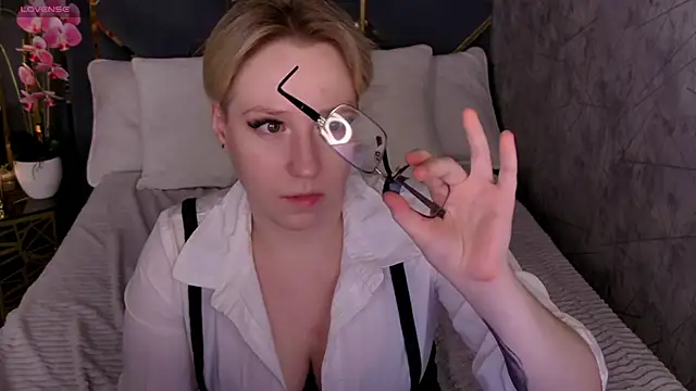 AlexandraGreen online show from April 4, 2026, 10:49 pm