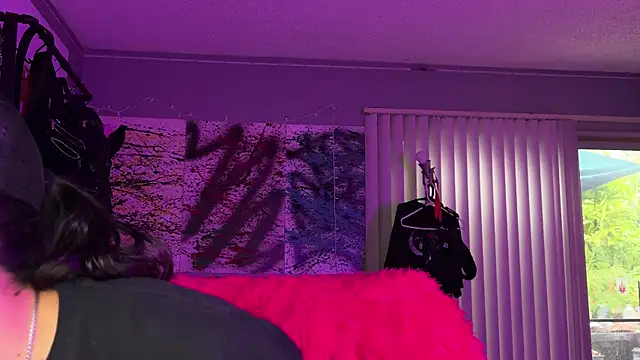 Snapshot of xoFrankie chatting on October 14, 2025, 11:25 pm xoFrankie online show from October 14, 2025, 11:25 pm