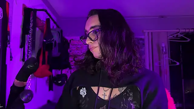 Snapshot of xoFrankie chatting on November 6, 2025, 3:21 am xoFrankie online show from November 6, 2025, 3:21 am