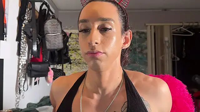 Snapshot of xoFrankie chatting on November 1, 2025, 3:13 am xoFrankie online show from November 1, 2025, 3:13 am