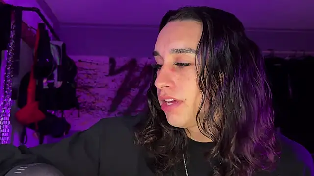 Snapshot of xoFrankie chatting on November 13, 2025, 3:10 am xoFrankie online show from November 13, 2025, 3:10 am