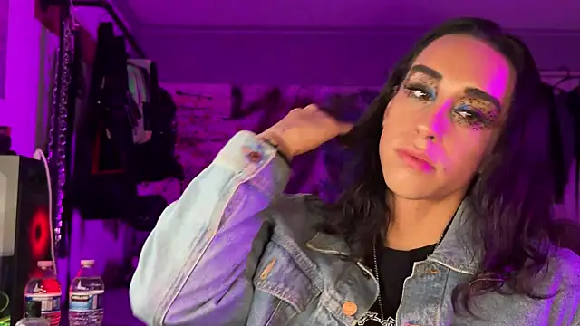 Snapshot of xoFrankie chatting on November 28, 2025, 6:46 am xoFrankie online show from November 28, 2025, 6:46 am