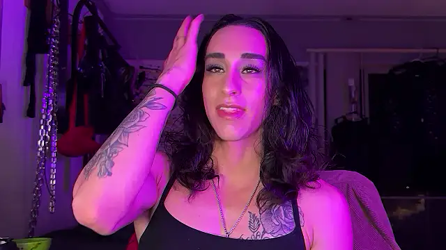 Snapshot of xoFrankie chatting on October 24, 2025, 4:44 am xoFrankie online show from October 24, 2025, 4:44 am