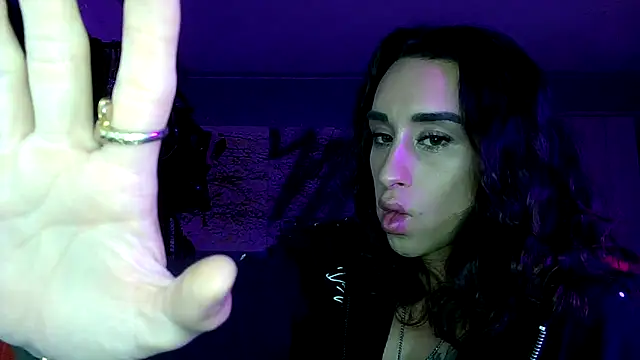 Snapshot of xoFrankie chatting on October 17, 2025, 3:43 am xoFrankie online show from October 17, 2025, 3:43 am