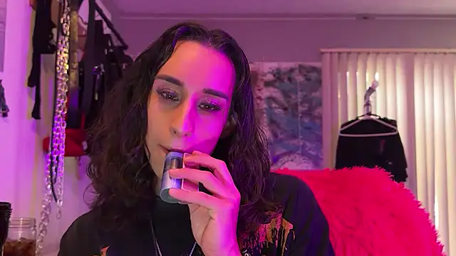 Snapshot of xoFrankie chatting on October 10, 2025, 9:15 pm xoFrankie online show from October 10, 2025, 9:15 pm