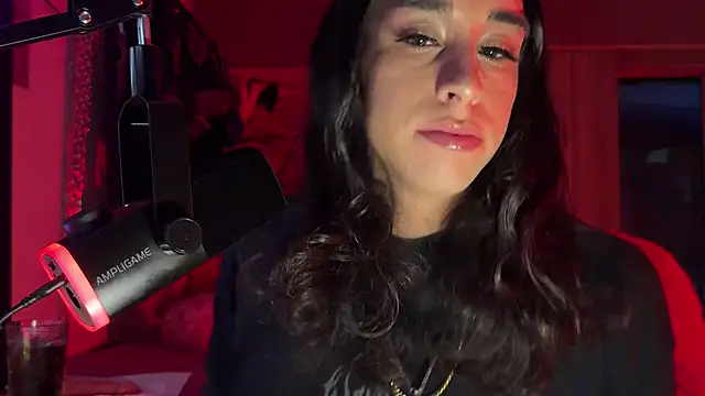 xoFrankie online show from April 17, 2026, 2:36 am