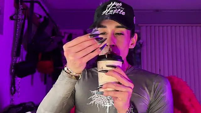 xoFrankie online show from February 11, 2026, 6:13 am