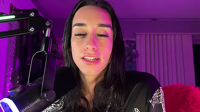 xoFrankie online show from April 13, 2026, 7:34 am