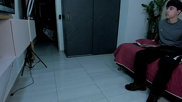 mrhot night online show from January 11, 2026, 2:07 am