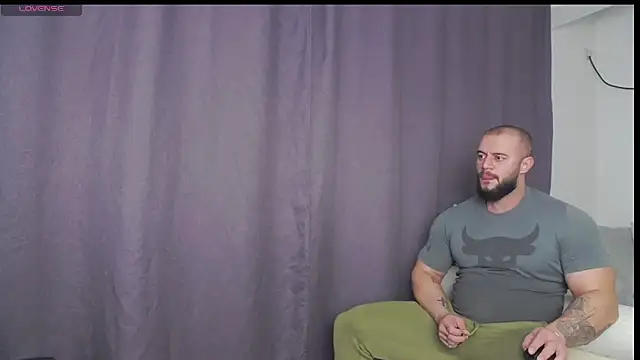 RickyMiami1 online show from December 2, 2025, 8:21 pm