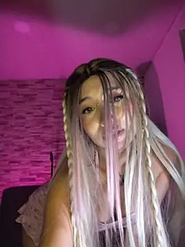 Snapshot of Ella_rr chatting on April 28, 2026, 2:49 am Ella rr online show from April 28, 2026, 2:49 am