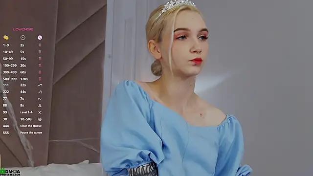 SaraHearts online show from November 1, 2025, 1:34 am