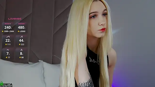 SaraHearts online show from November 8, 2025, 1:42 am