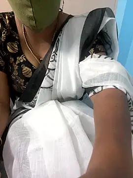 Snapshot of monal_95 chatting on January 8, 2026, 4:57 pm monal 95 online show from January 8, 2026, 4:57 pm