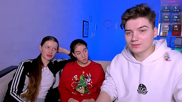 Snapshot of khloebeauty chatting on December 2, 2025, 8:21 pm khloebeauty online show from December 2, 2025, 8:21 pm