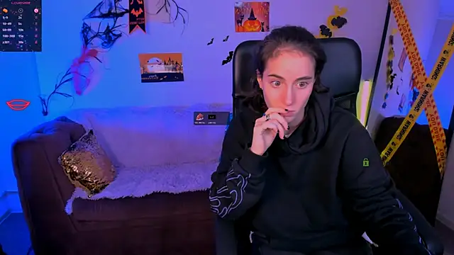 Snapshot of khloebeauty chatting on November 4, 2025, 8:45 pm khloebeauty online show from November 4, 2025, 8:45 pm