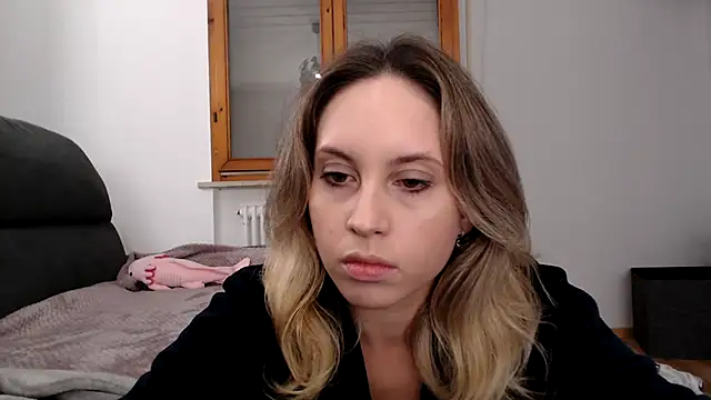 Snapshot of L_Sofia chatting on November 13, 2025, 4:55 pm L Sofia online show from November 13, 2025, 4:55 pm